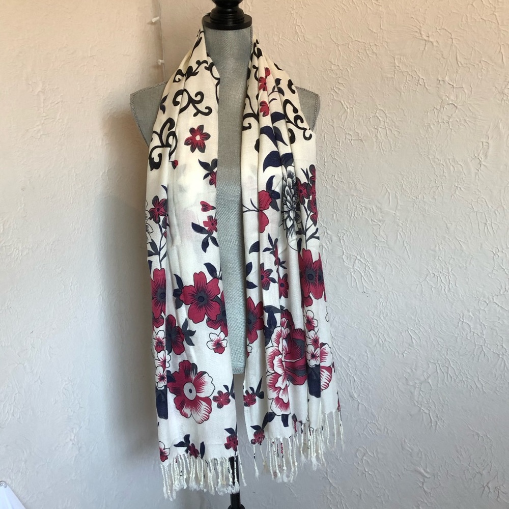 Oversized scarf/ wrap - Picture 3 of 9